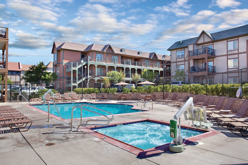 Imagen de la habitación del Hotel Worldmark Solvang. Foto 8