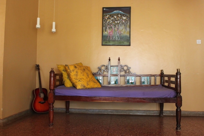 Imagen de los interiores del Hotel Worlds Collide Africa House. Foto 16