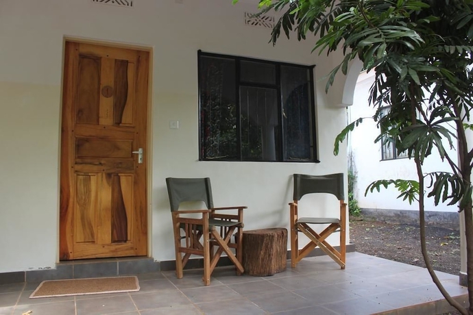 Imagen de los exteriores del Hotel Worlds Collide Africa House. Foto 14