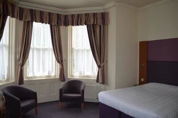 Imagen de los exteriores del Hotel Worplesdon Place. Foto 14