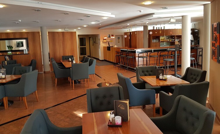 Imagen del bar/restaurante del Hotel W&ouml;rth, W&ouml;rth a.d. Isar. Foto 2
