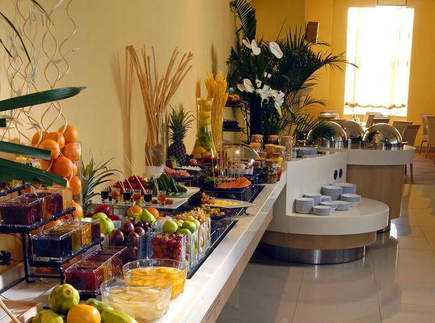 Imagen del bar/restaurante del Hotel Wow Airport. Foto 3