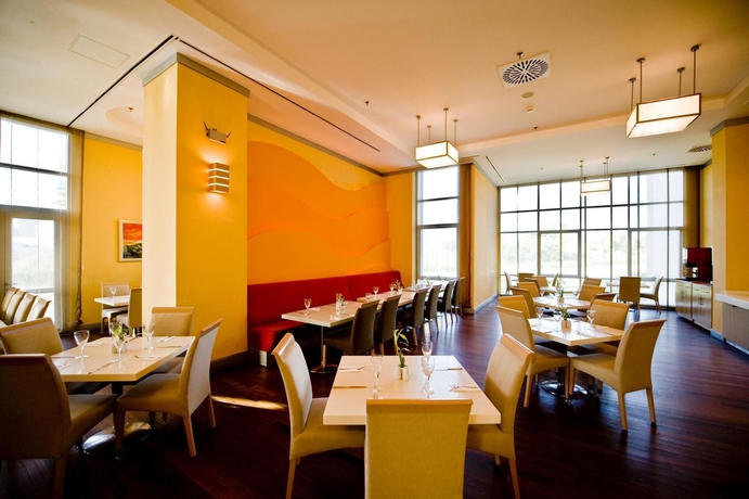 Imagen del bar/restaurante del Hotel Wow Airport. Foto 6