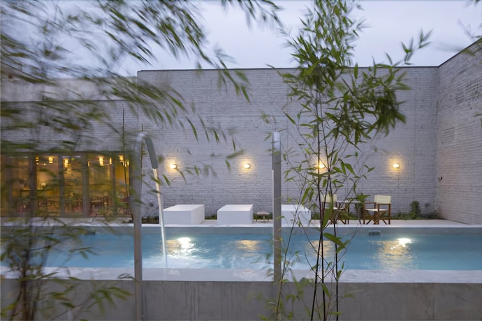 Imagen de la piscina del Hotel Wu Wei. Foto 15