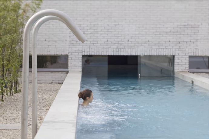 Imagen de la piscina del Hotel Wu Wei. Foto 16