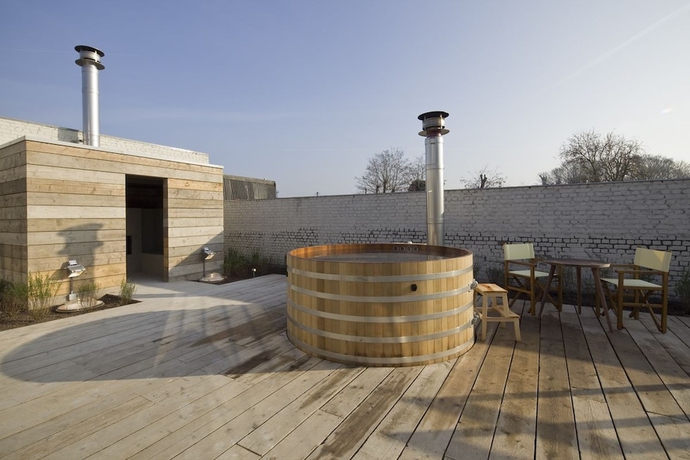 Imagen de la piscina del Hotel Wu Wei. Foto 17