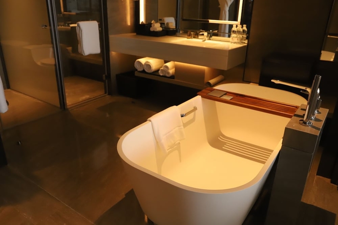 Imagen de la habitación del Hotel Wuhan Marriott Optics Valley. Foto 11