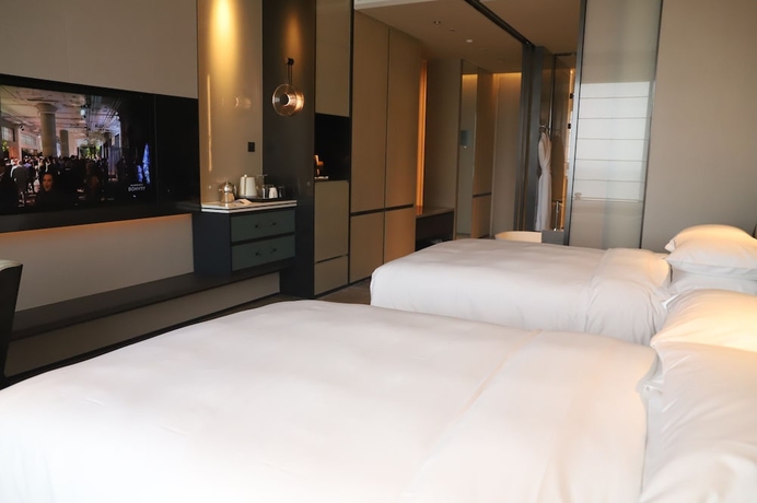 Imagen de la habitación del Hotel Wuhan Marriott Optics Valley. Foto 12