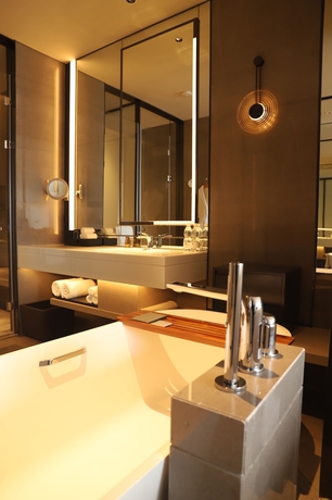 Imagen de la habitación del Hotel Wuhan Marriott Optics Valley. Foto 16