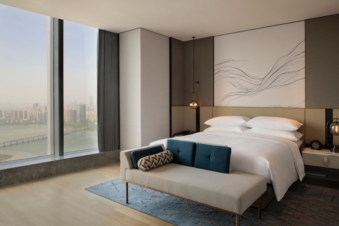 Imagen de la habitación del Hotel Wuhan Marriott Wuchang. Foto 11
