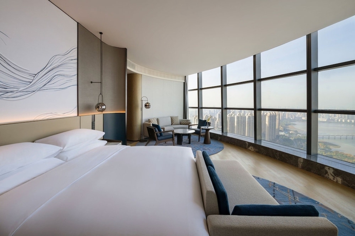 Imagen de la habitación del Hotel Wuhan Marriott Wuchang. Foto 14