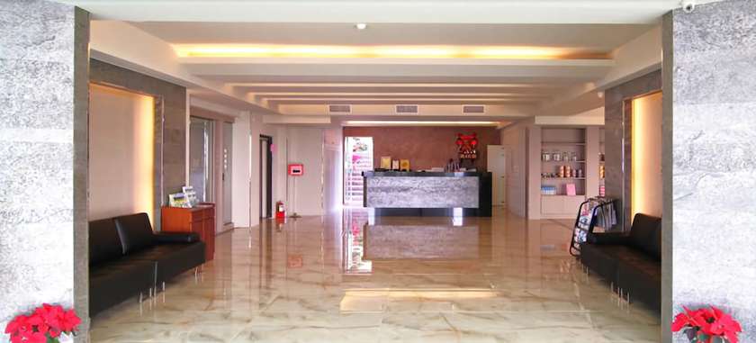 Imagen de los interiores del Hotel Wusanto Huching Resort. Foto 18
