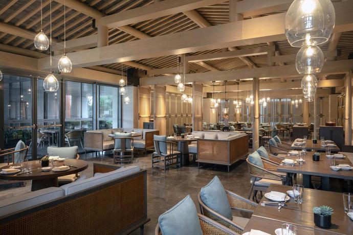 Imagen del bar/restaurante del Hotel Wuxi Marriott Lihu Lake. Foto 3
