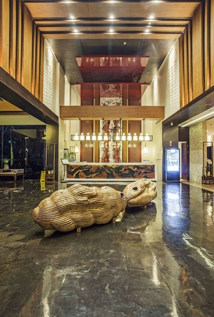 Imagen de los interiores del Hotel Wuyi Mountain Resort. Foto 17