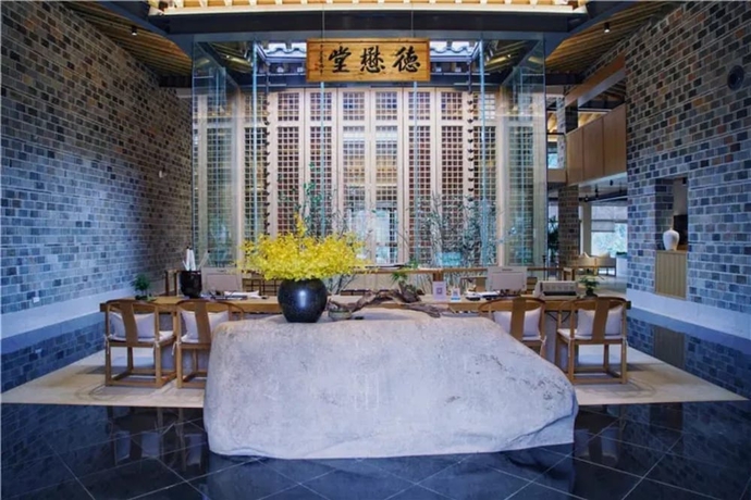 Imagen de los interiores del Hotel Wuyishan Demaotang Resort. Foto 16