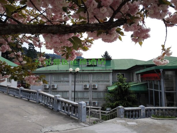 Imagen de los exteriores del Hotel Wuyue Scenic Area Hotel Lushan Mountain. Foto 8