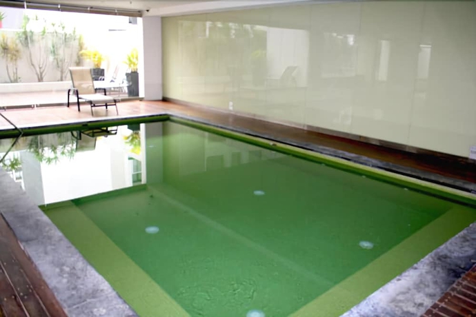 Imagen de la piscina del Hotel Wyndel Apartments - Abode. Foto 11