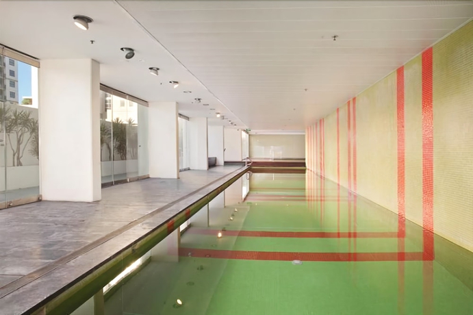 Imagen de la piscina del Hotel Wyndel Apartments - Abode. Foto 12