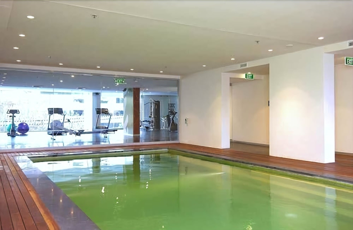 Imagen de la piscina del Hotel Wyndel Apartments - Abode. Foto 13