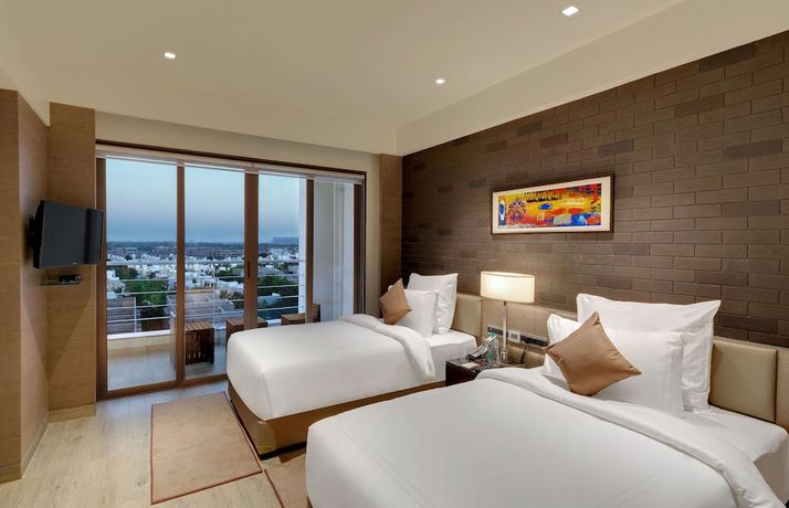 Imagen de la habitación del Hotel Wyndham Ahmedabad Shela. Foto 3