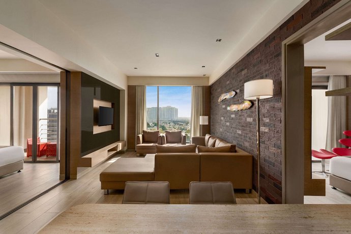 Imagen de la habitación del Hotel Wyndham Ahmedabad Shela. Foto 8