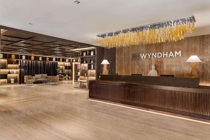 Imagen de los interiores del Hotel Wyndham Ahmedabad Shela. Foto 10