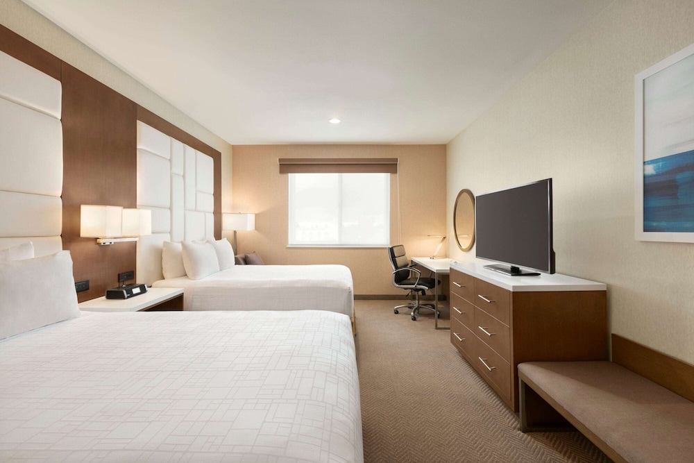 Imagen de la habitación del Hotel Wyndham Anaheim. Foto 2