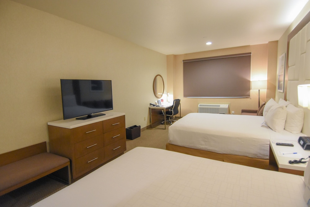 Imagen de la habitación del Hotel Wyndham Anaheim. Foto 3