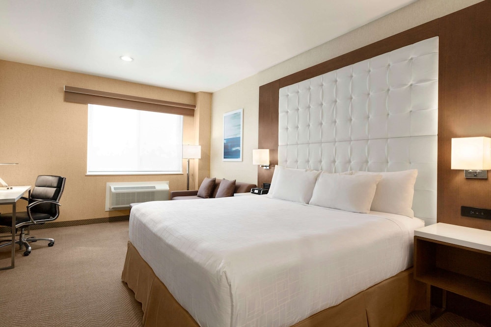 Imagen de la habitación del Hotel Wyndham Anaheim. Foto 4