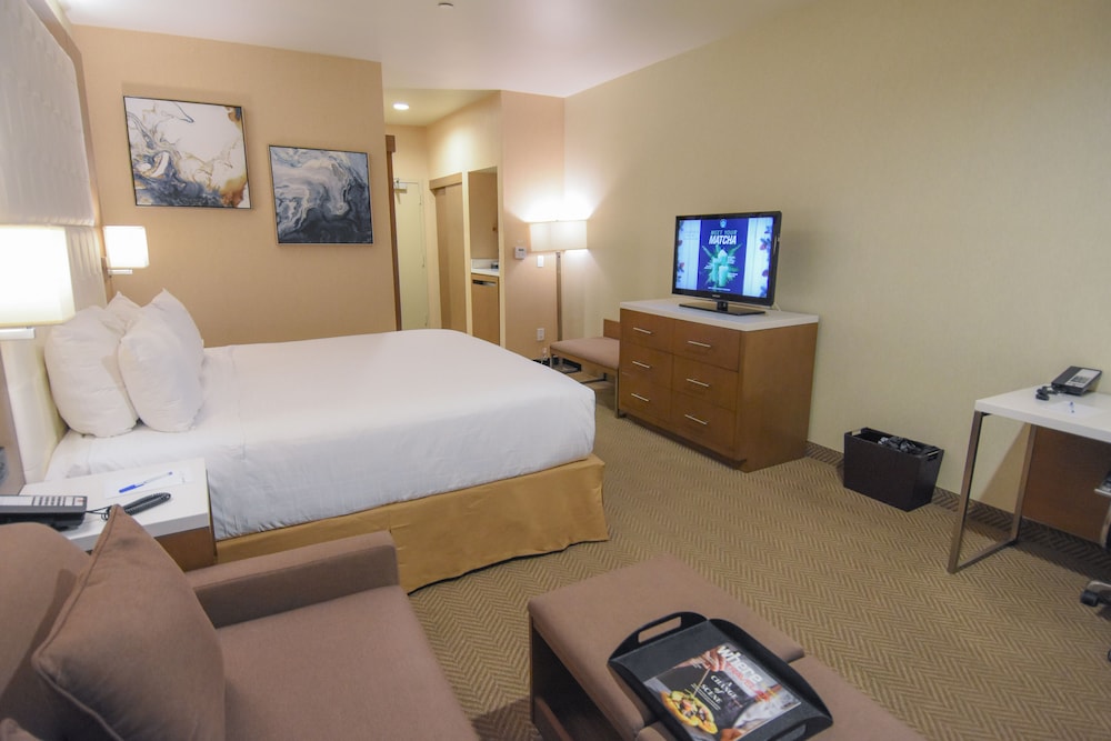 Imagen de la habitación del Hotel Wyndham Anaheim. Foto 6
