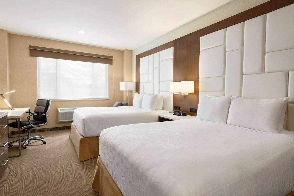 Imagen de la habitación del Hotel Wyndham Anaheim. Foto 8