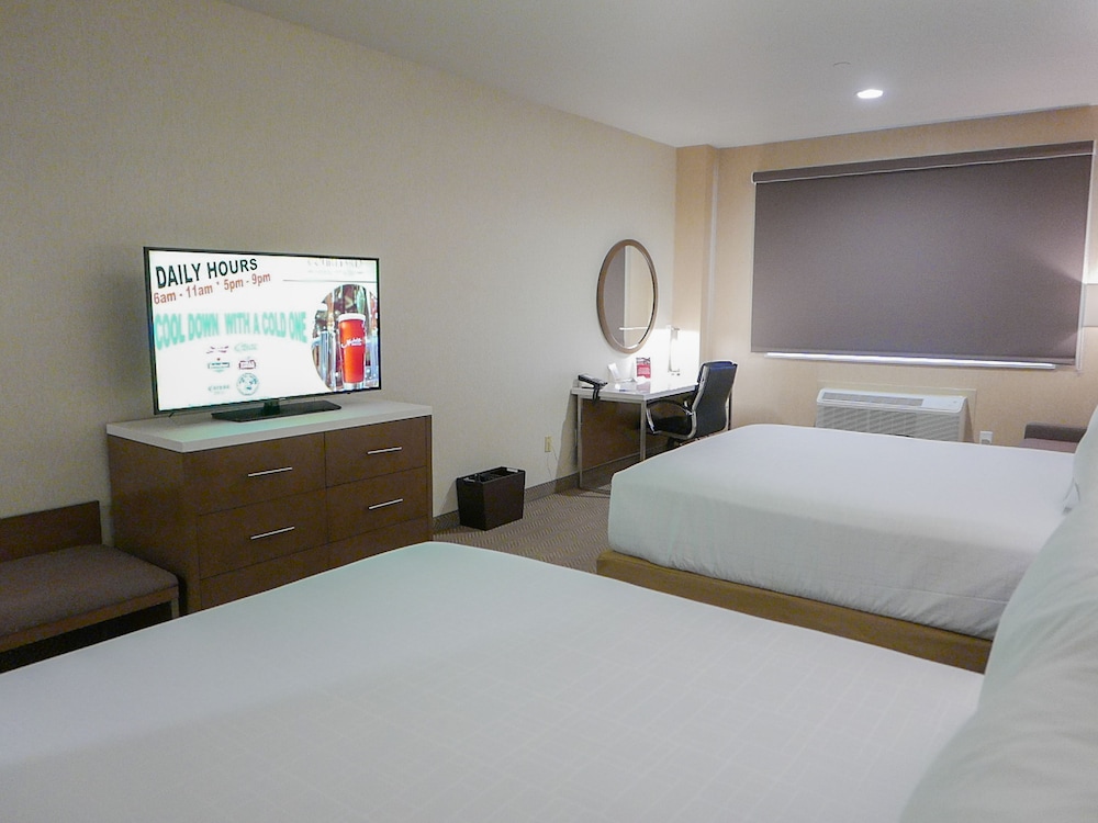 Imagen de la habitación del Hotel Wyndham Anaheim. Foto 9