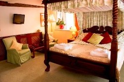 Imagen de la habitación del Hotel Wyndham Arms Hotel. Foto 5