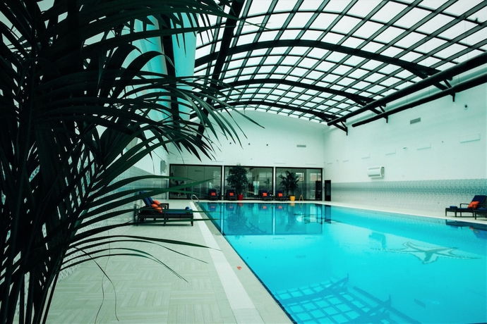 Imagen de la piscina del Hotel Wyndham Baku. Foto 18