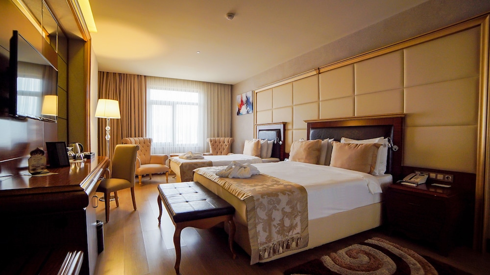 Imagen de la habitación del Hotel Wyndham Batumi. Foto 4