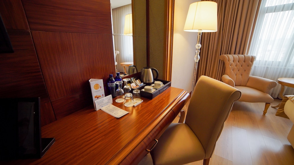 Imagen de la habitación del Hotel Wyndham Batumi. Foto 5