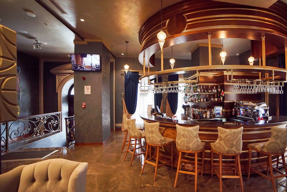 Imagen de los interiores del Hotel Wyndham Batumi. Foto 19