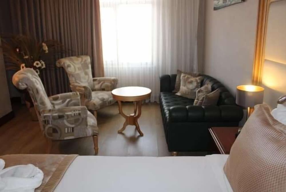 Imagen de la habitación del Hotel Wyndham Batumi. Foto 17