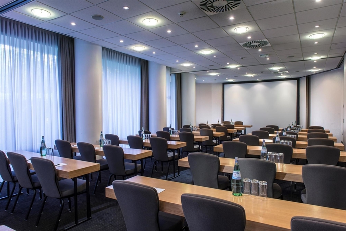 Imagen de los interiores del Hotel Wyndham Berlin Excelsior. Foto 11
