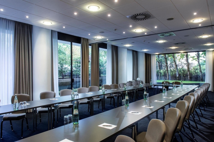 Imagen de los interiores del Hotel Wyndham Berlin Excelsior. Foto 12