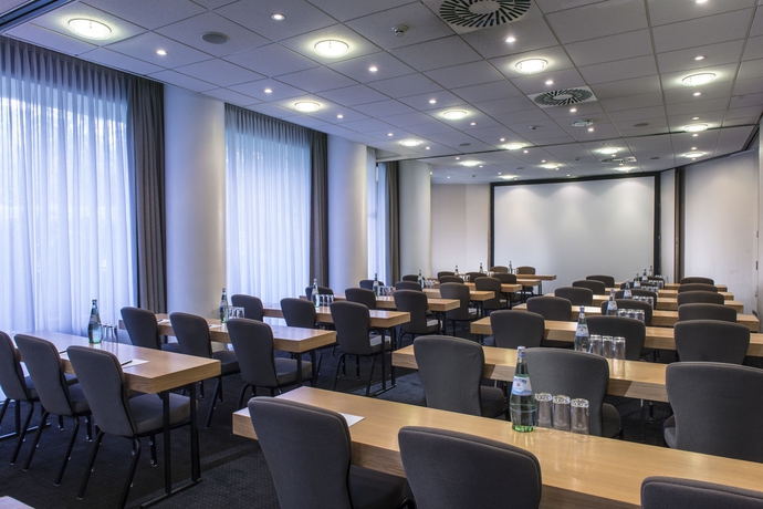 Imagen de los interiores del Hotel Wyndham Berlin Excelsior. Foto 16