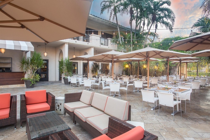 Imagen del bar/restaurante del Hotel Wyndham Boca Raton. Foto 2