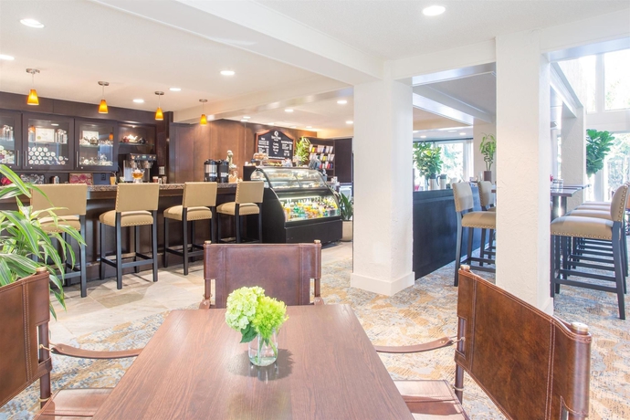 Imagen del bar/restaurante del Hotel Wyndham Boca Raton. Foto 4