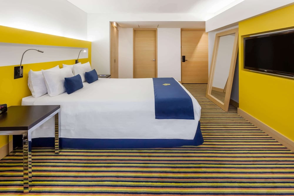 Imagen de la habitación del Hotel Wyndham Bogotá. Foto 4