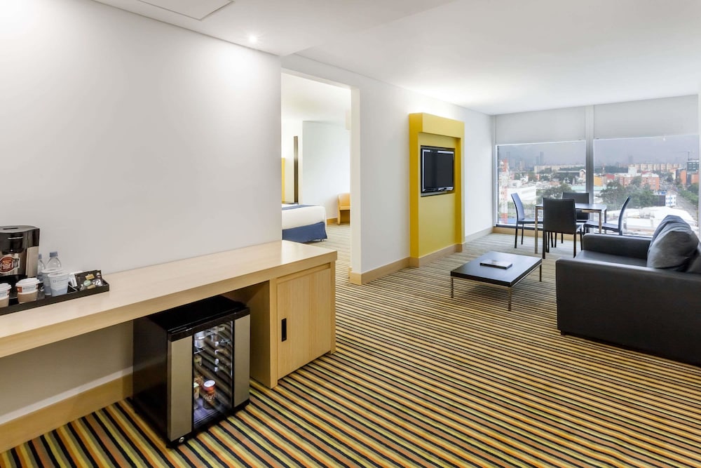 Imagen de la habitación del Hotel Wyndham Bogotá. Foto 7