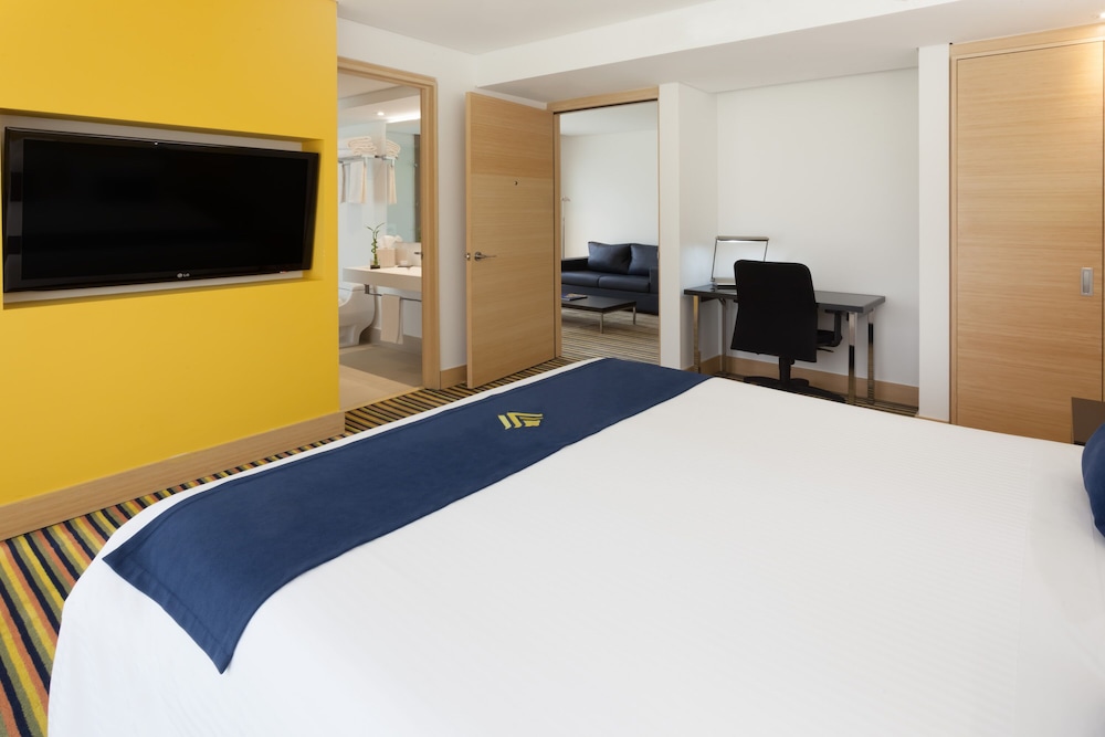 Imagen de la habitación del Hotel Wyndham Bogotá. Foto 10