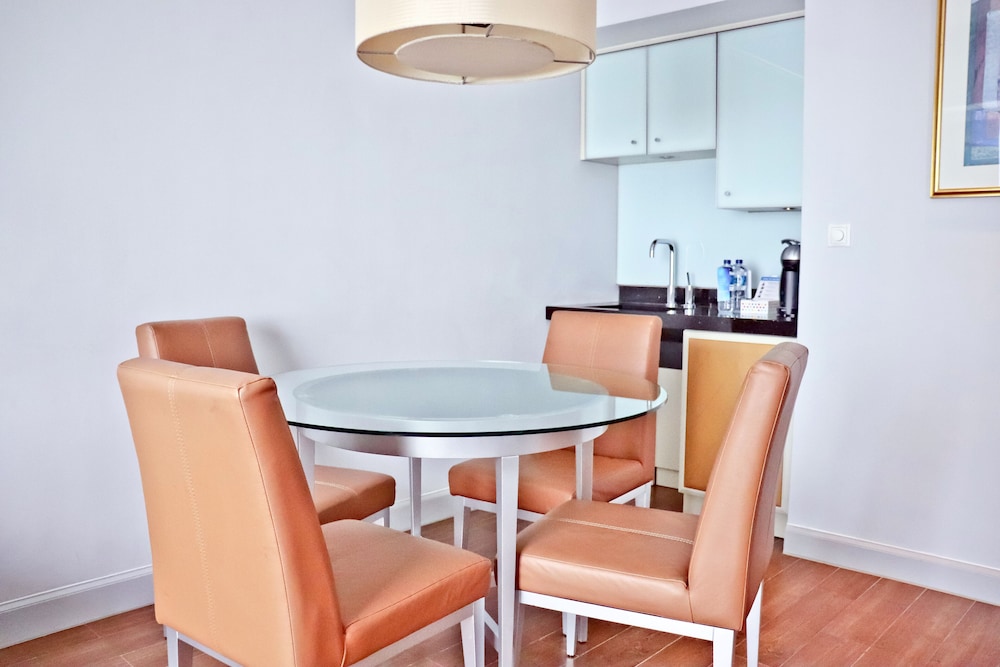 Imagen de la habitación del Hotel Wyndham Casablanca Jakarta. Foto 11