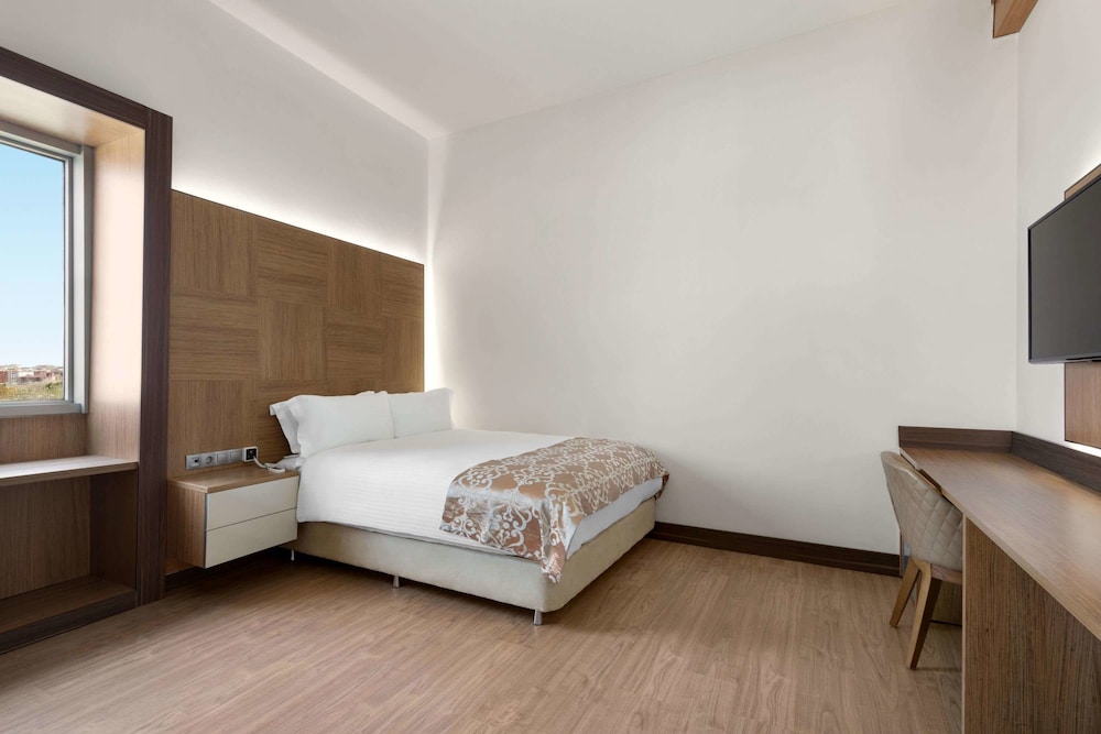 Imagen de la habitación del Hotel Wyndham Cerkezkoy. Foto 10
