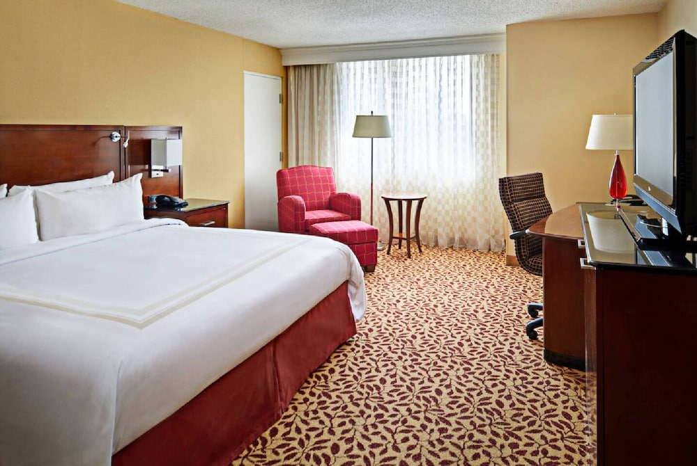 Imagen de la habitación del Hotel Wyndham Cleveland Airport. Foto 7