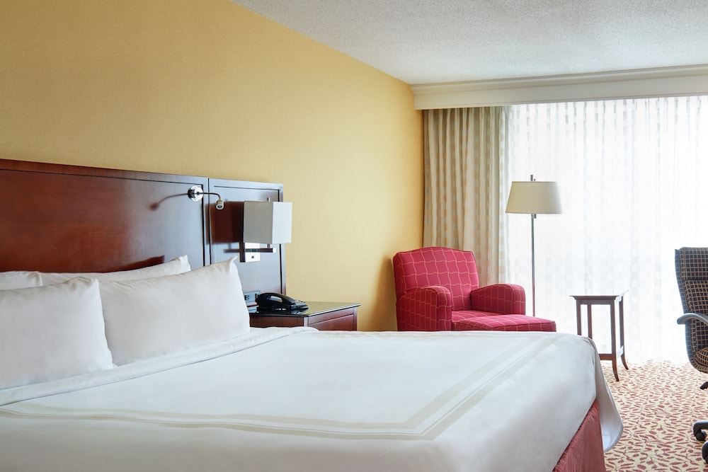 Imagen de la habitación del Hotel Wyndham Cleveland Airport. Foto 8